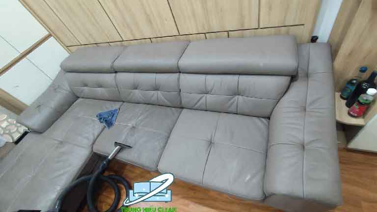 Dịch vụ vệ sinh ghế sofa da tại nhà Hà Nội
