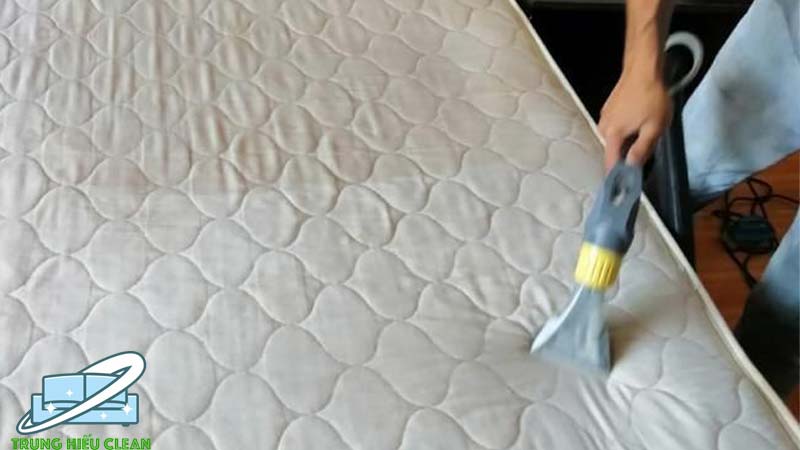 Giặt đệm tại nhà Đống Đa