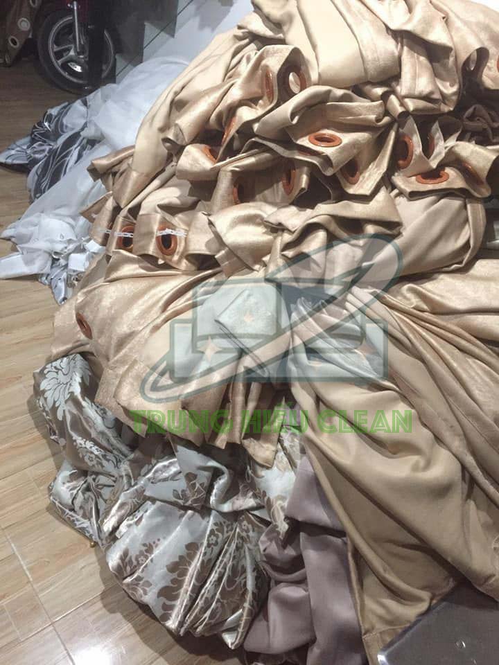 Vì sao rèm cửa Hà Nội lại bẩn hơn