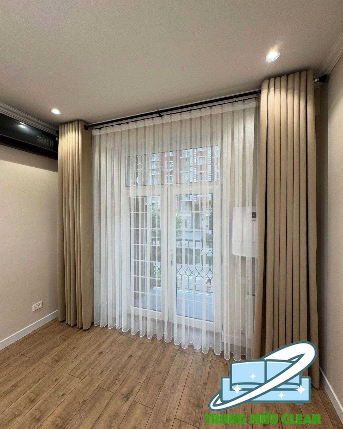 Giặt Rèm Cửa Có Cần Tháo Xuống Không?