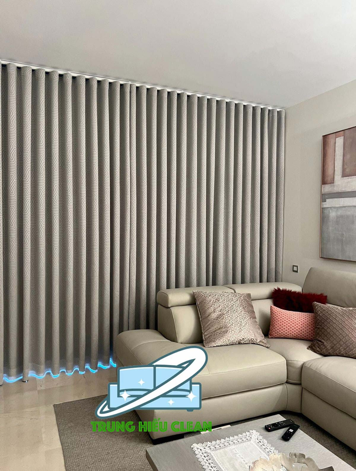 Dịch vụ làm sạch rèm cửa tại nhà Long Biên