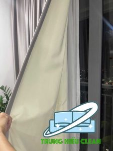 Cách giặt rèm tráng cao su tại nhà dễ làm