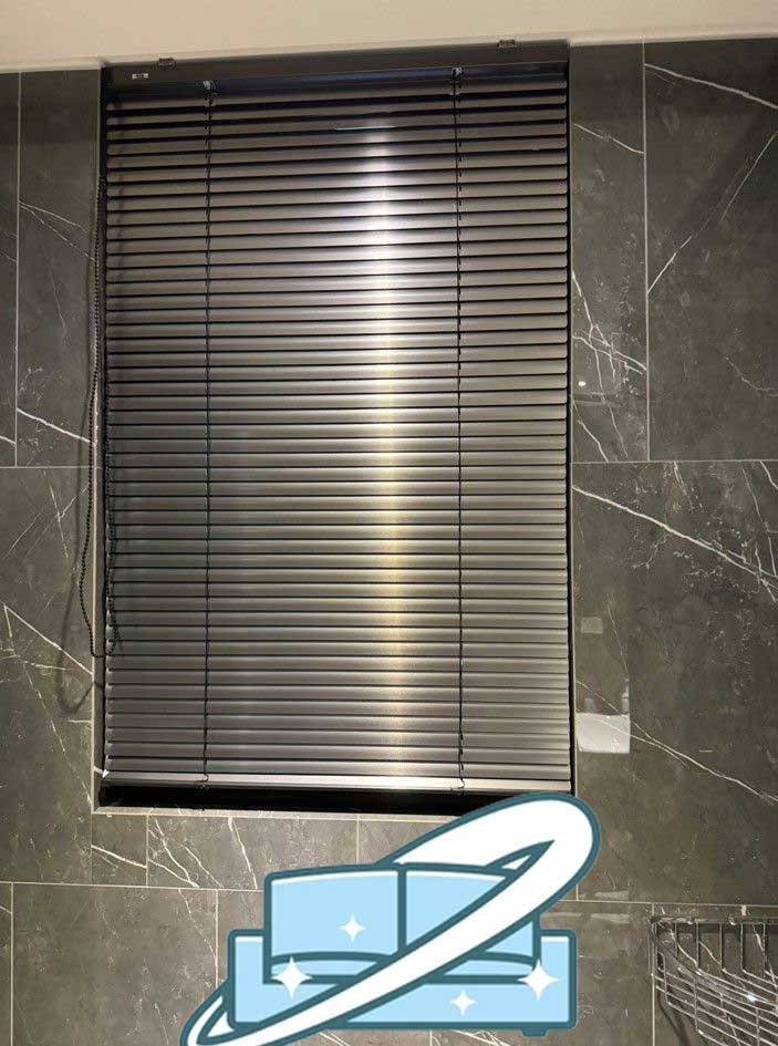 Cách tháo rèm sáo nhôm