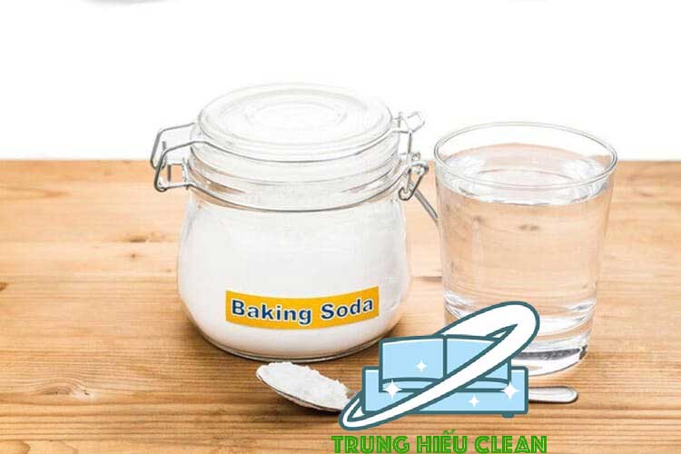 Tẩy ố rèm cửa bằng giấm trắng