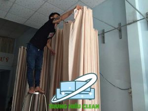 So sánh giặt rèm tại nhà và giặt tại xưởng