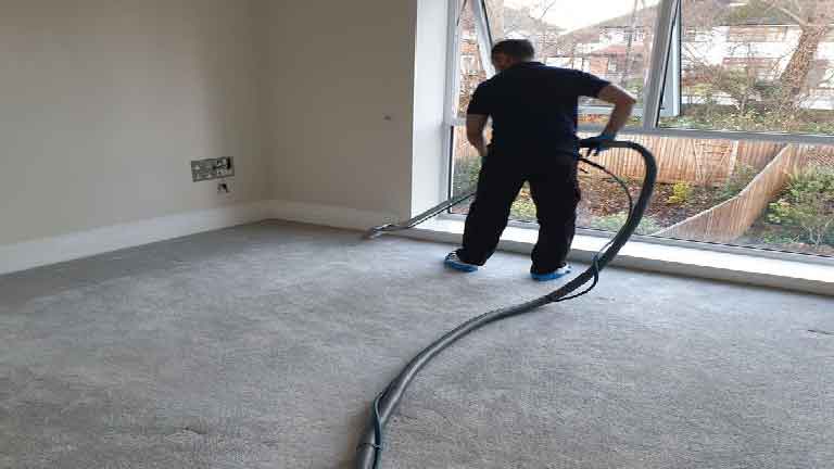 Quy trình giặt thảm văn phòng bằng máy chà